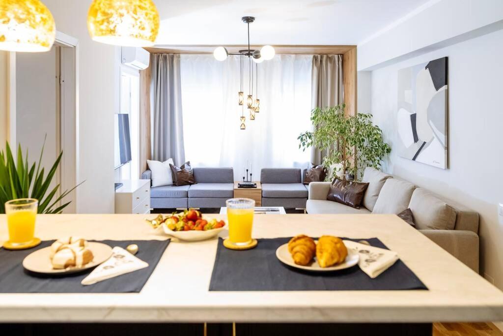 ブカレストStunning Views 2Br Intercontinental Flatアパートメント エクステリア 写真