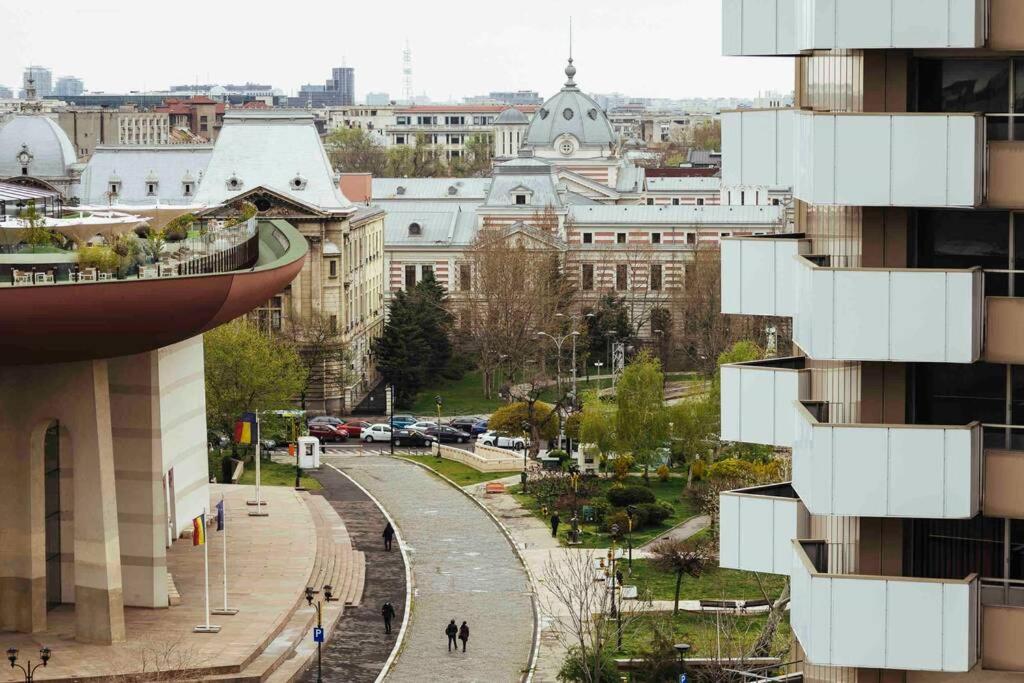 ブカレストStunning Views 2Br Intercontinental Flatアパートメント エクステリア 写真