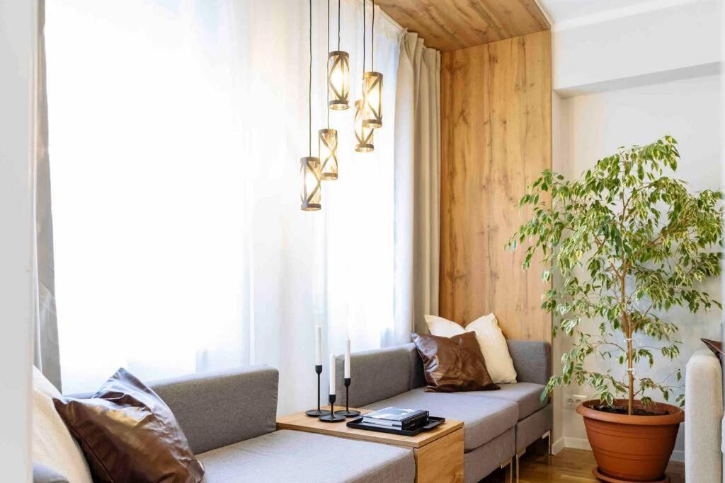 ブカレストStunning Views 2Br Intercontinental Flatアパートメント エクステリア 写真