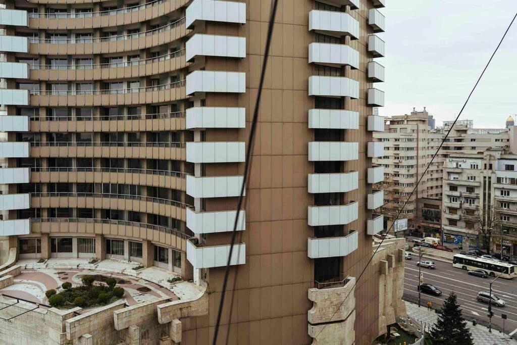 ブカレストStunning Views 2Br Intercontinental Flatアパートメント エクステリア 写真
