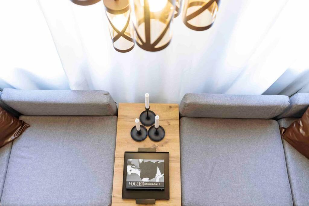 ブカレストStunning Views 2Br Intercontinental Flatアパートメント エクステリア 写真