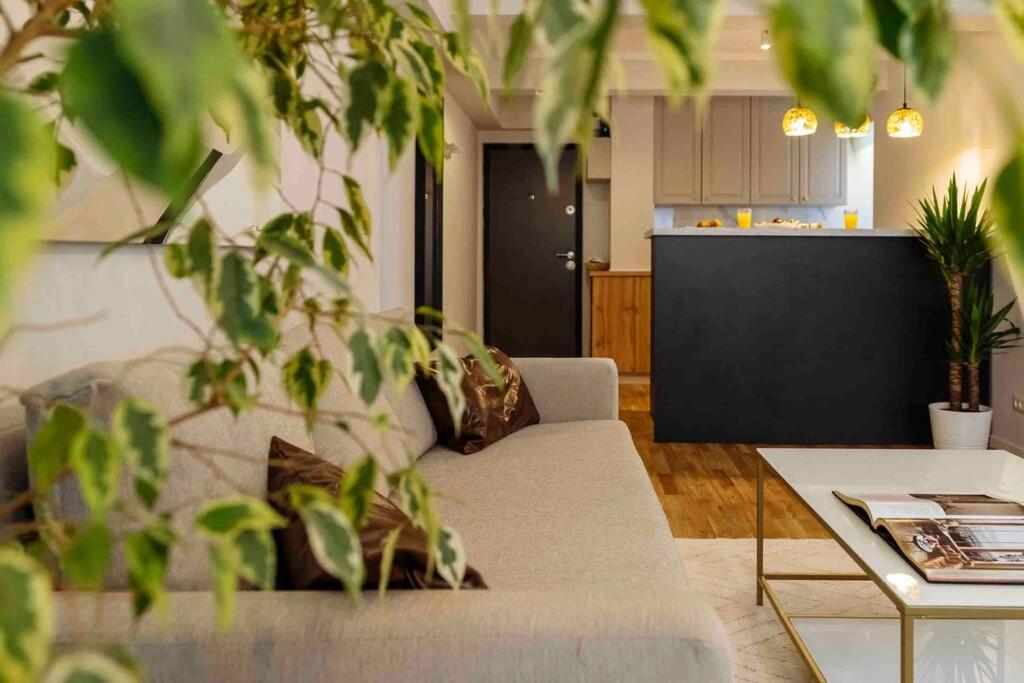 ブカレストStunning Views 2Br Intercontinental Flatアパートメント エクステリア 写真