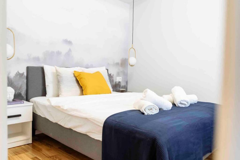 ブカレストStunning Views 2Br Intercontinental Flatアパートメント エクステリア 写真