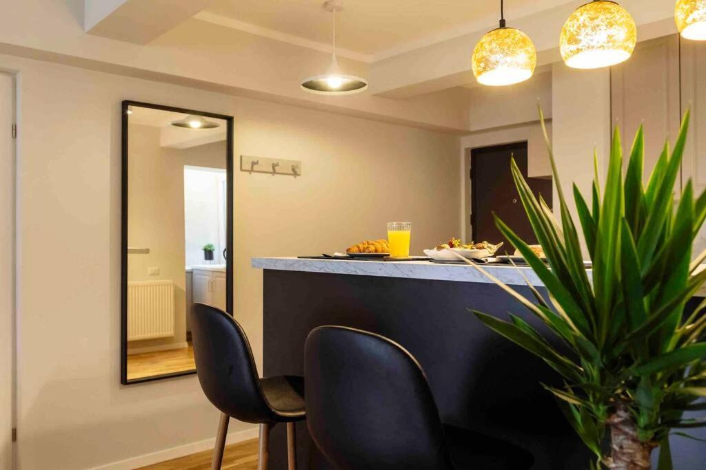 ブカレストStunning Views 2Br Intercontinental Flatアパートメント エクステリア 写真